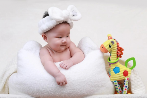 安宁宝宝几个月翻身